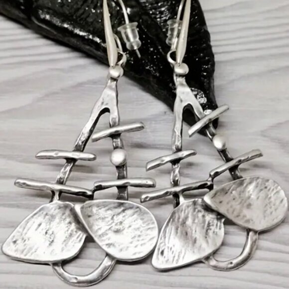 Unique Boho Hollow Bar & Teardrop Design Pendant Earrings Silver Electro-Plated - Picture 1 of 2